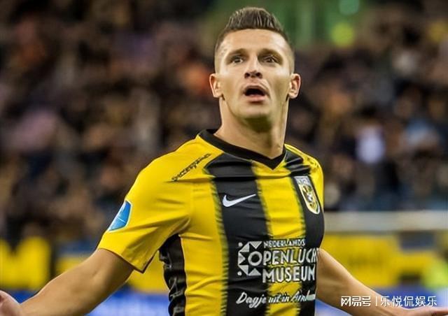 在现代足球 在现代足球