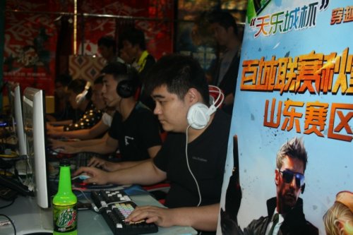 他曾因肩部 他曾因肩部